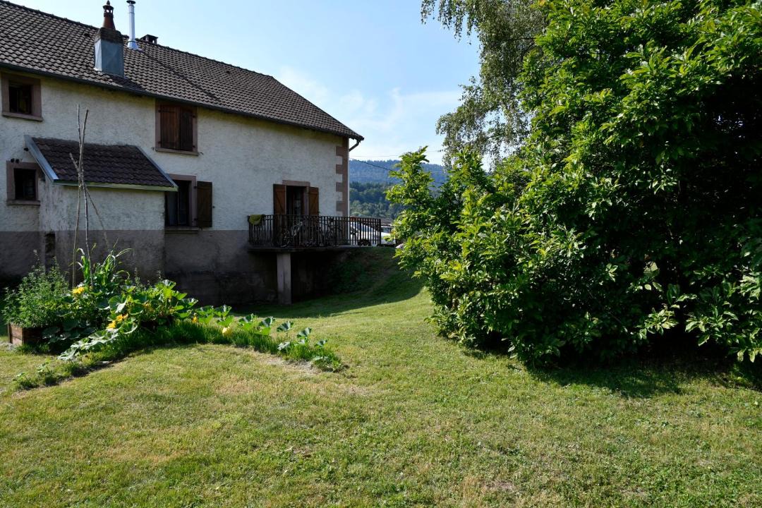 Photo of Buildings in Haut-du-Them-Chateau-Lambert