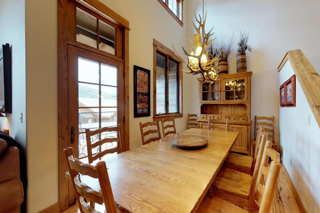 Photo of Livingroom in Big Sky
