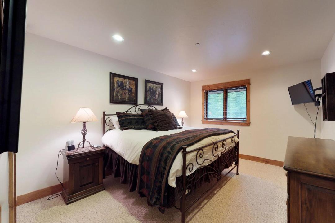 Photo of Bedroom in Big Sky