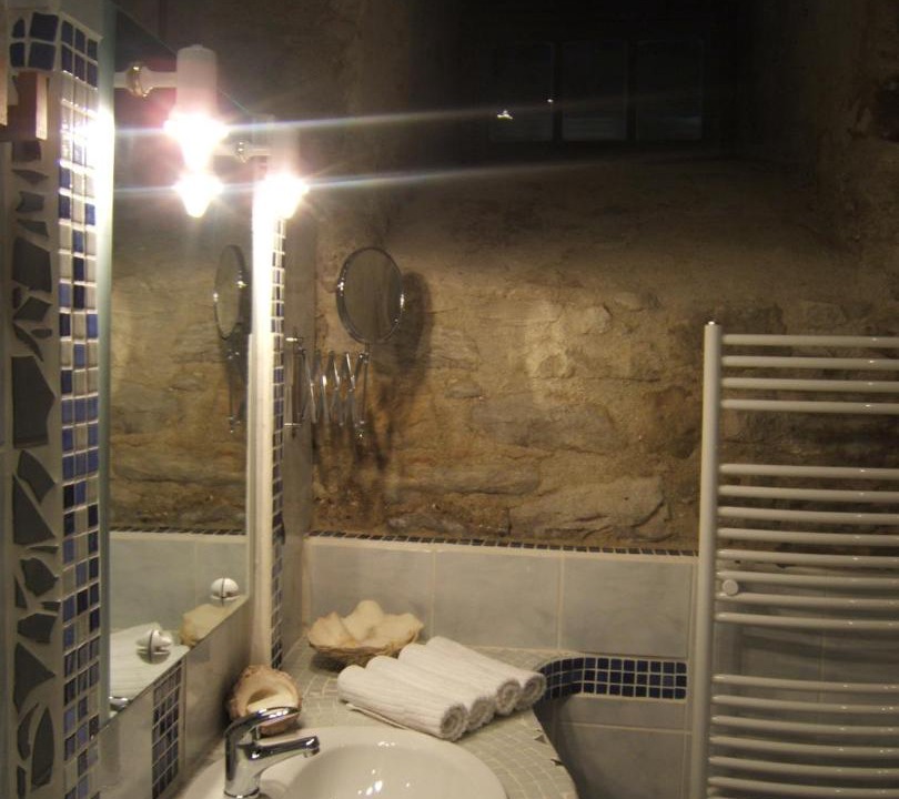 Photo of Bathroom in Pepieux