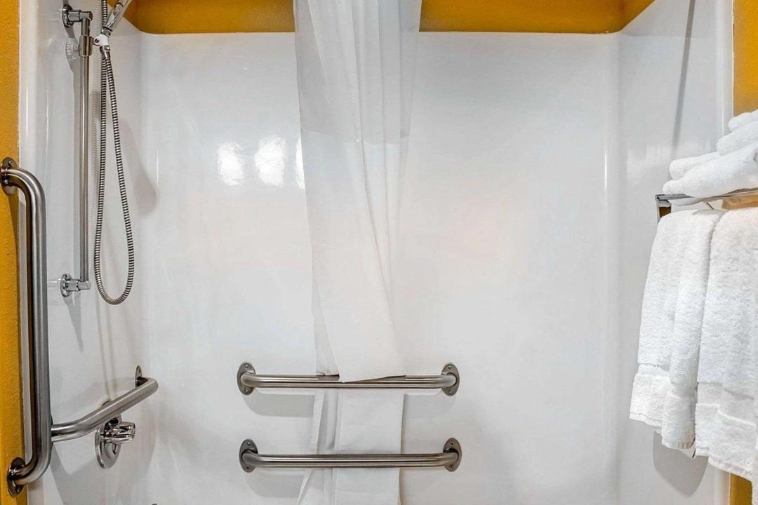 Photo of Bathroom in Manitowoc