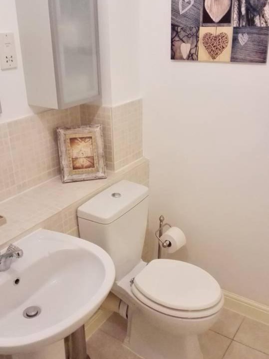 Photo of Bathroom in Island Gardens