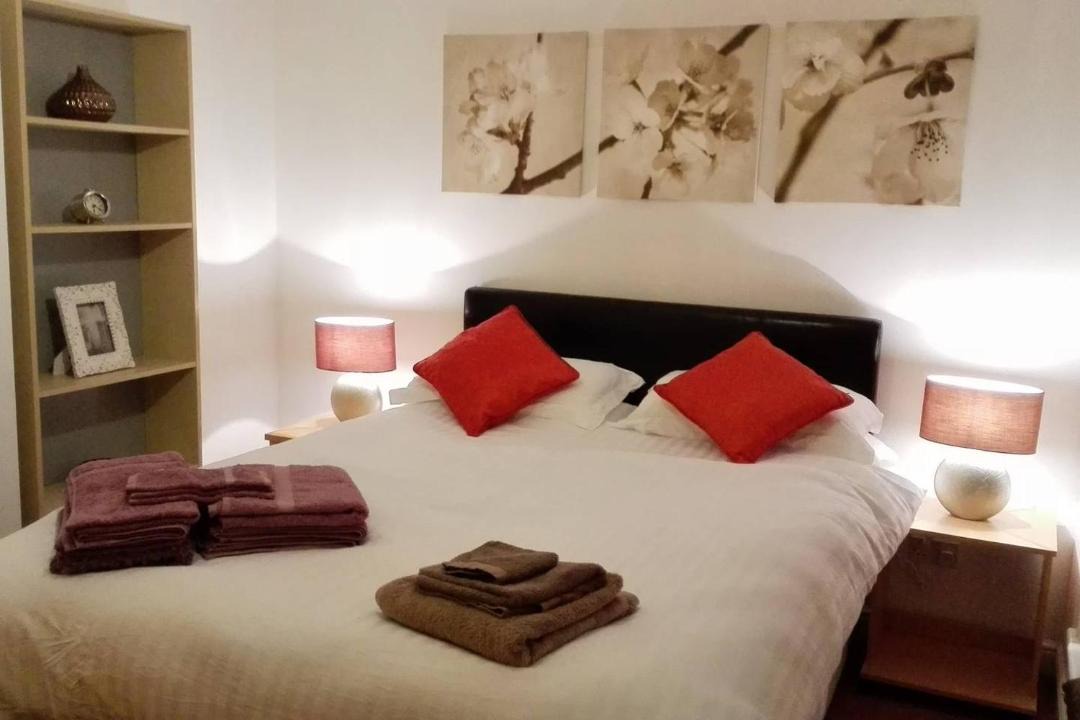 Photo of Bedroom in Island Gardens