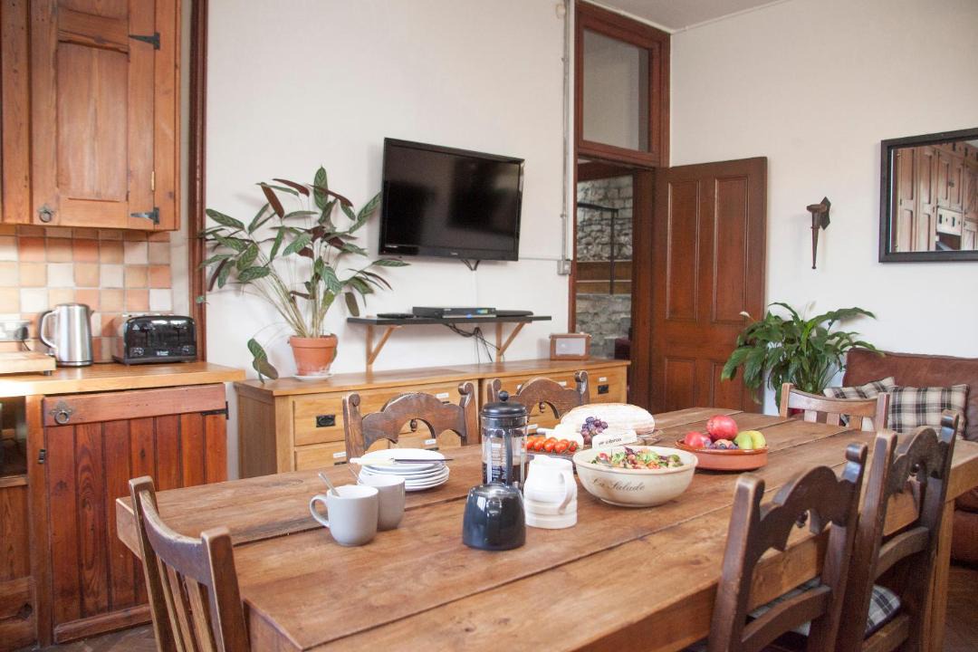 Photo of Livingroom in Box
