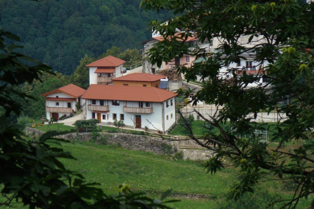 Photo of Buildings in Kambresko