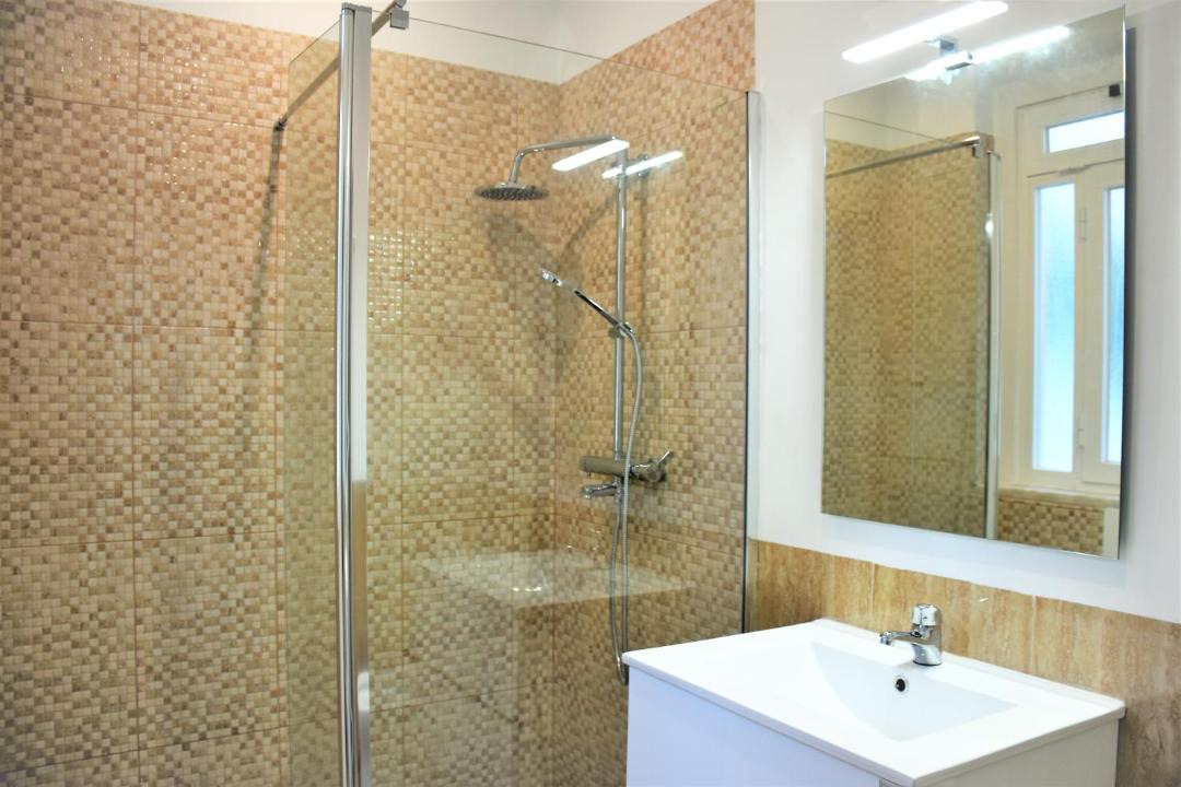 Photo of Bathroom in Alfama
