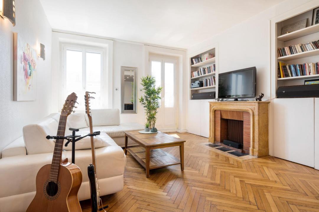 Photo of Livingroom in Voltaire - Saint Amour