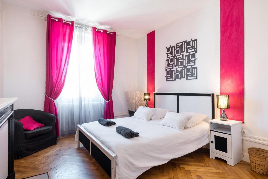 Photo of Bedroom in Voltaire - Saint Amour