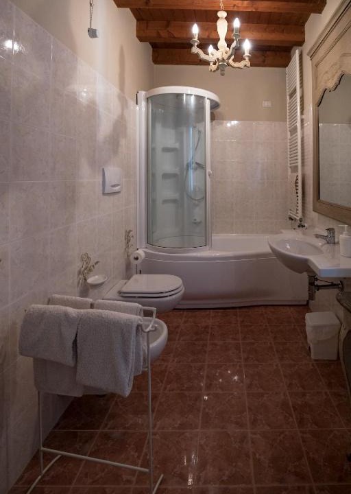 Photo of Bathroom in Calmasino