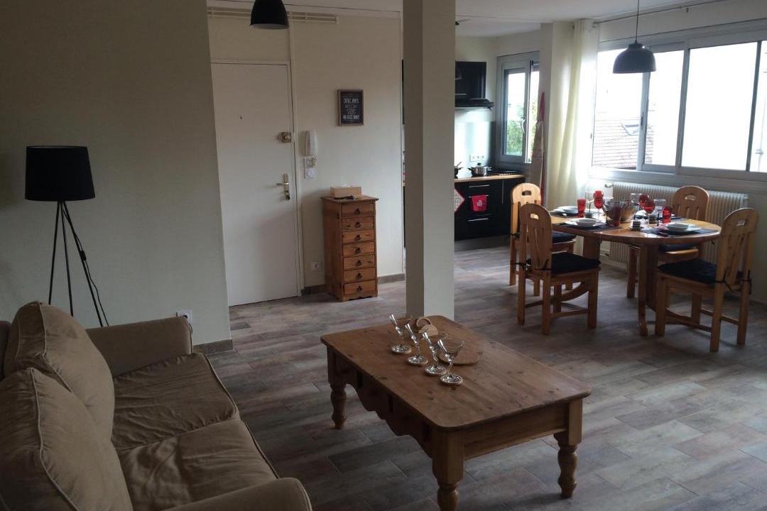 Photo of Livingroom in Faubourg North