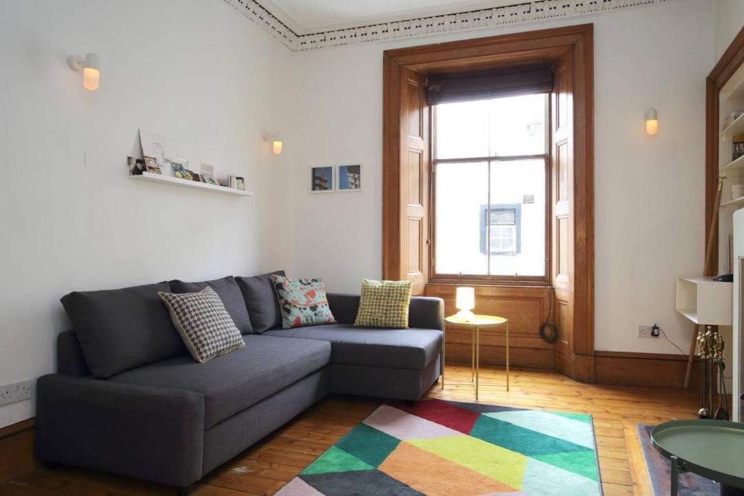 Photo of Livingroom in Newington