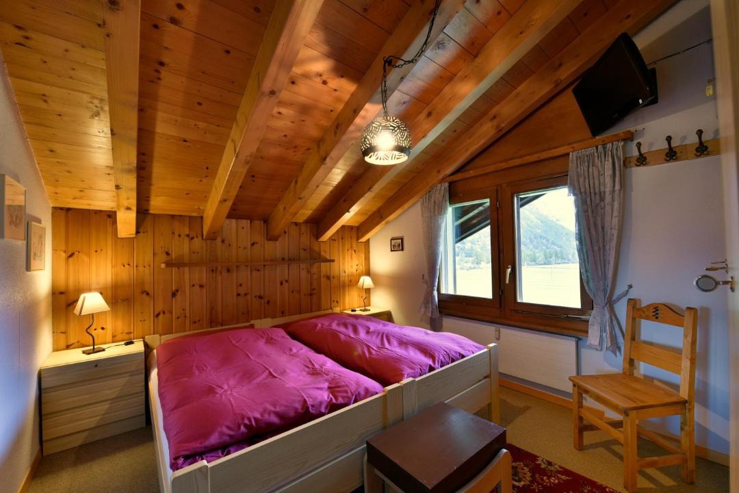 Photo of Bedroom in Taesch