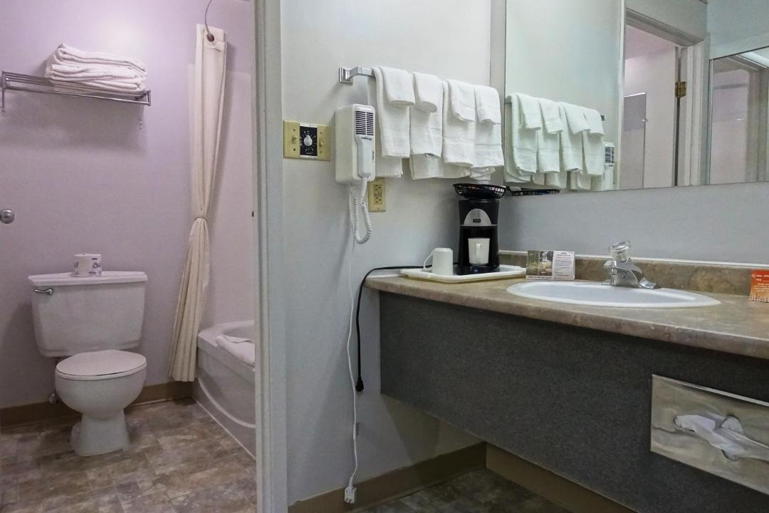 Photo of Bathroom in Tillsonburg
