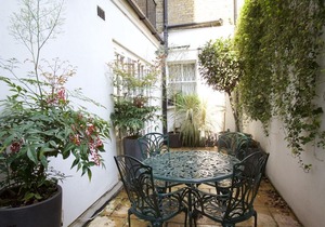 Lexham Gardens - Two Bedroom Apartment, Sleeps 4