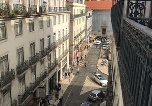 Happy @ Chiado