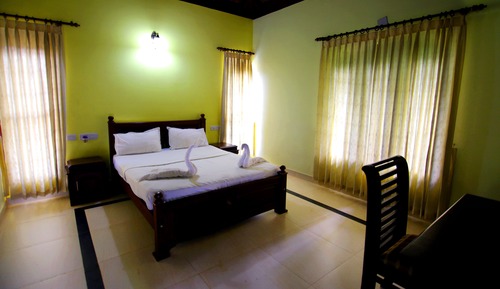 Deluxe Room Non A/c