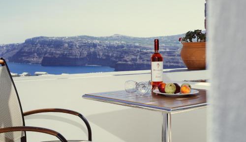 Peace Grand Suite with Caldera View