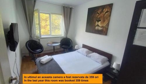 Standard Double Room with Shared Bathroom