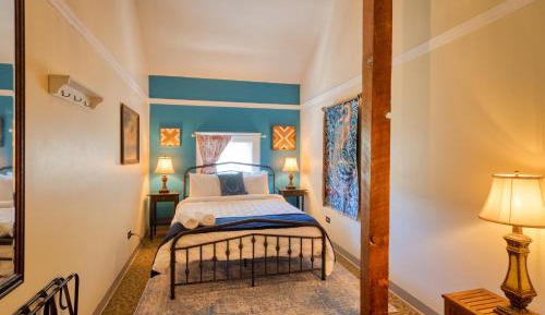 Private Queen Room