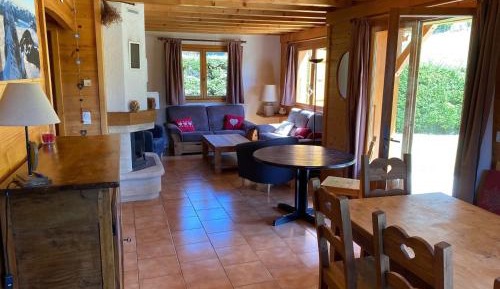 Chalet (10 Adults)