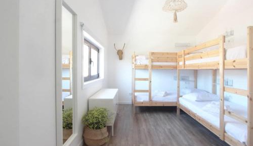 Quadruple Room with Private Bathroom