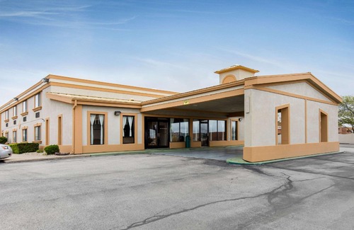 Bloomington Hotel | Quality Inn & Suites Bloomington University Area