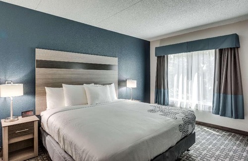 Spokane Hotel | Days Inn & Suites by Wyndham Spokane