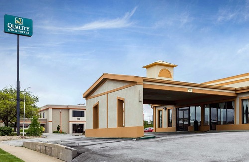 Bloomington Hotel | Quality Inn & Suites Bloomington University Area