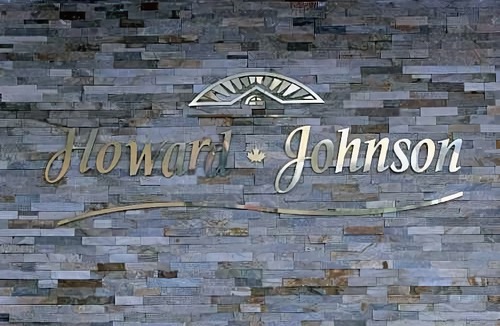 Windsor Hotel | Howard Johnson Plaza by Wyndham Windsor
