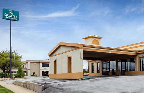 Bloomington Hotel | Quality Inn & Suites Bloomington University Area