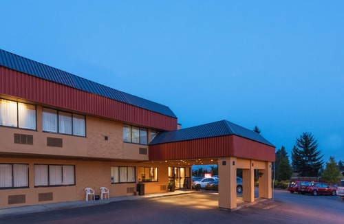 Coquitlam Hotel | Ramada by Wyndham Coquitlam