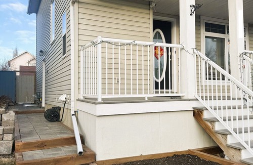 Northwest Calgary House | Amazing Location! 2 Bedroom Entire Basement Guest Suite - 8 min to YYC airport