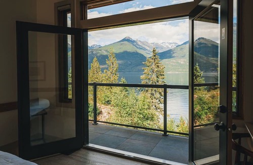 Kaslo Resort | The Sentinel – Your Destination for Soul Relaxation, Steps From Kootenay Lake!