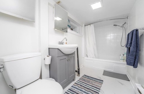 Centretown West Apartment | Cozy 1-bedroom in Central Ottawa