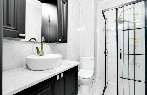 Kabatas House | Flat 5 min to Galata Tower, Istiklal and Bosphorus