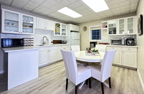 Rochon Sands House | Buffalo Lake Private Beach & Backyard KingBD