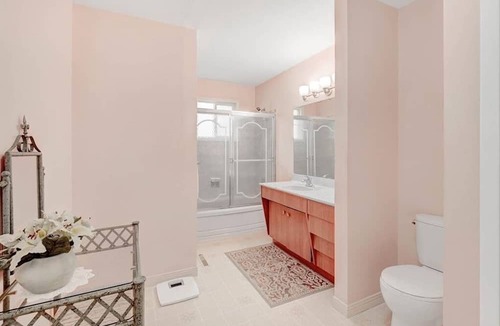 Brentwood House | A beautiful 3-level split house - near U of C and C-train
