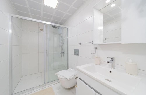 Altnkum Mahallesi Apartment | Cozy Flat w Garden 5 min to Beach in Antalya