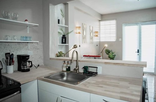 Catano Apartment | Lovely 4-BR/3BA w. 2 King Beds in Fun Catano w. AC, WiFi, Ferry to Old San Juan