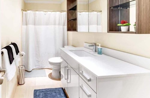 Novi Apartment | Luxury 2BD | DT Novi | 2 Beds | Free Parking