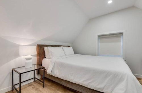 Downtown Ottawa Apartment | Modern Comfort - 1BR Apt w Sleeper Sofa - Downtown