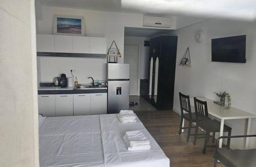 Neptun Apartment | Studio cu piscină în Blaxy Resort