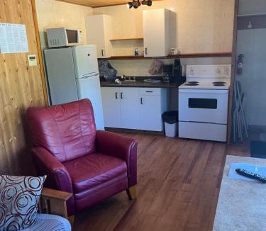 Salmon Arm Hotel | ViewPoint RV & Cottages