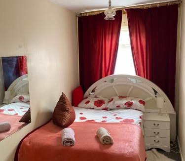 Coventry Apartment | 1km To City